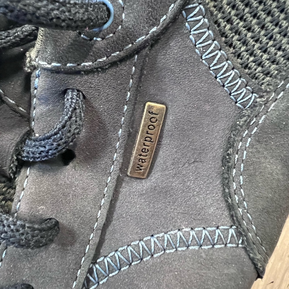 DANSKO Shoe: used but good condition